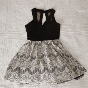 Formal Black and White Lace homecoming Dress